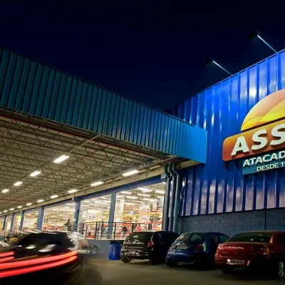 Assaí Atacadista oferece ponto de coleta de resíduos recicláveis em parceria com o projeto Vale Luz