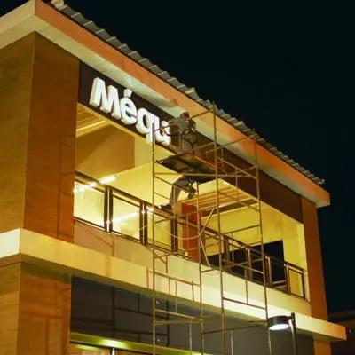 McDONALD'S MUDA FACHADA DE RESTAURANTES E SURPREENDE CLIENTES BRASILEIROS