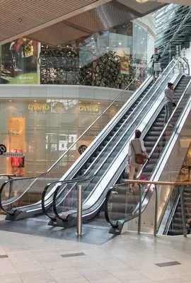 Modelo de relação entre lojistas e shoppings precisa ser revisto, defendem advogados 