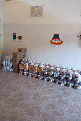 CLN doa cestas básicas para creche comunitária de Vila de Abrantes 