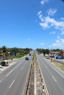 BA-099 deve receber cerca de 165 mil veículos durante feriadão de finados 