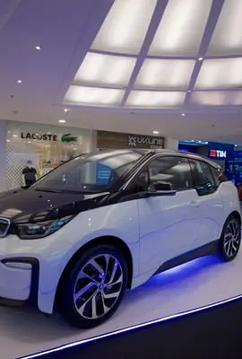 Em promoção inédita, Shopping da Bahia premia clientes com carro elétrico da BMW 